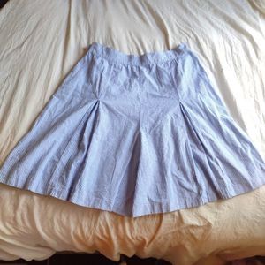 Eddie Bauer blue and white seersucker striped loose shorts size 32